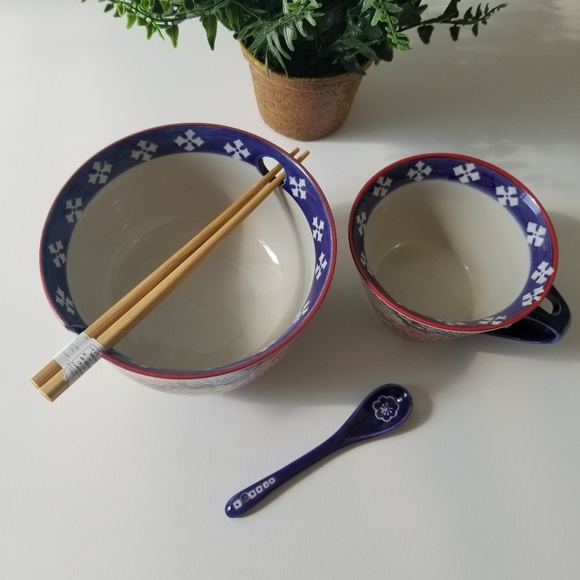 🎁Great Gift Idea🎁 Chinese Bowl Set w/Spoon - Picture 2 of 3